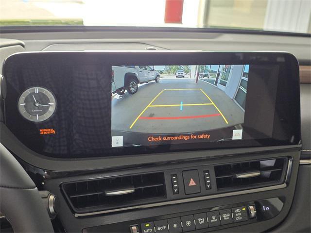 new 2025 Lexus ES 300h car, priced at $50,990