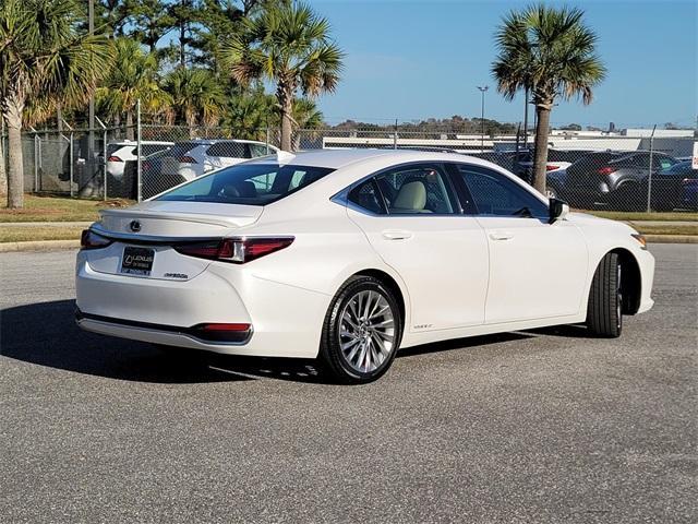 used 2021 Lexus ES 300h car, priced at $35,991