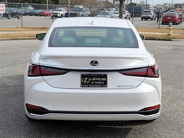 new 2025 Lexus ES 300h car