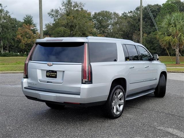 used 2020 Cadillac Escalade ESV car, priced at $44,991