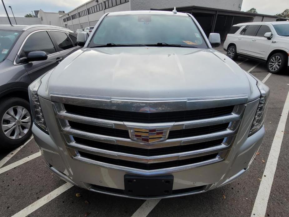 used 2020 Cadillac Escalade ESV car, priced at $44,991