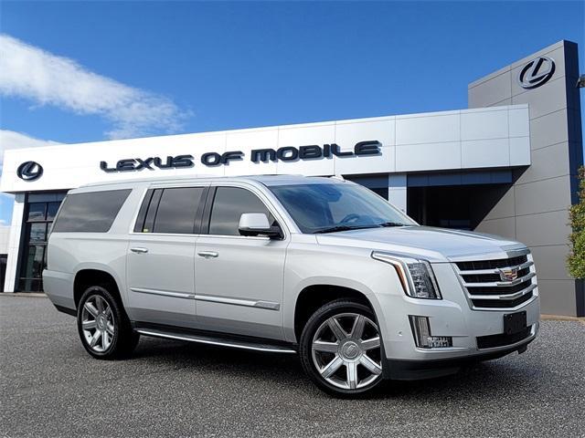 used 2020 Cadillac Escalade ESV car, priced at $43,991