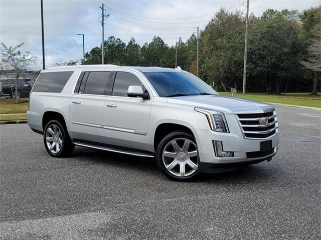 used 2020 Cadillac Escalade ESV car, priced at $44,991