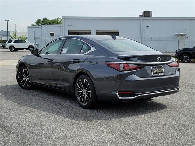 new 2024 Lexus ES 300h car