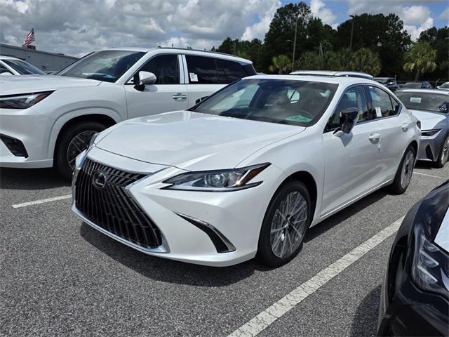 new 2025 Lexus ES 300h car, priced at $51,380