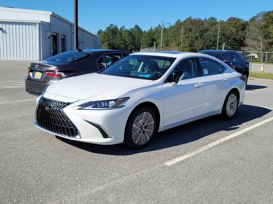 new 2025 Lexus ES 350 car