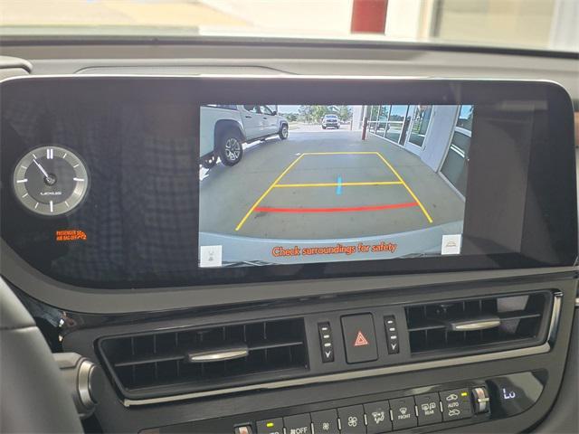 new 2025 Lexus ES 300h car, priced at $51,490