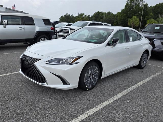 new 2025 Lexus ES 300h car, priced at $51,490