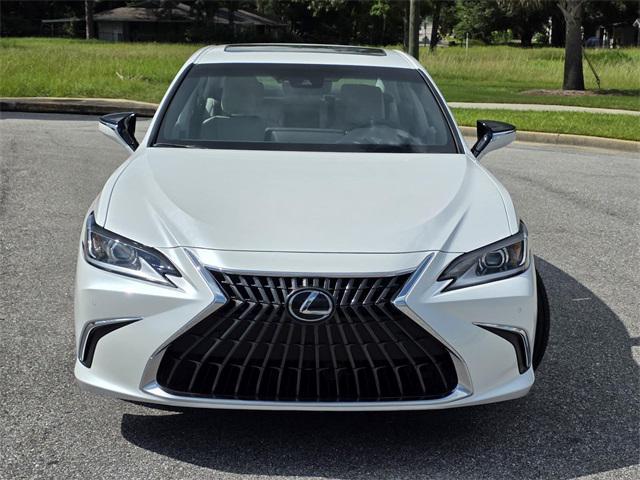 new 2025 Lexus ES 300h car, priced at $51,490