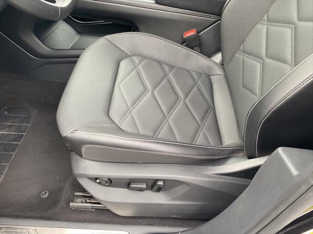 used 2024 Volkswagen Atlas car, priced at $33,011