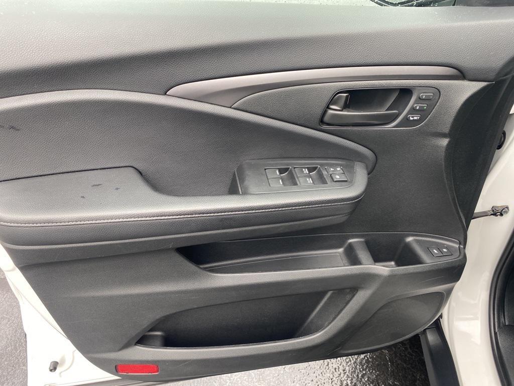 used 2024 Honda Passport car, priced at $33,587