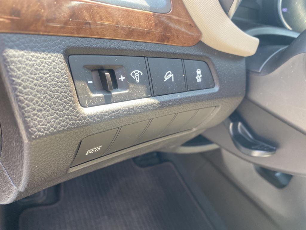 used 2013 Hyundai Santa Fe car, priced at $6,928