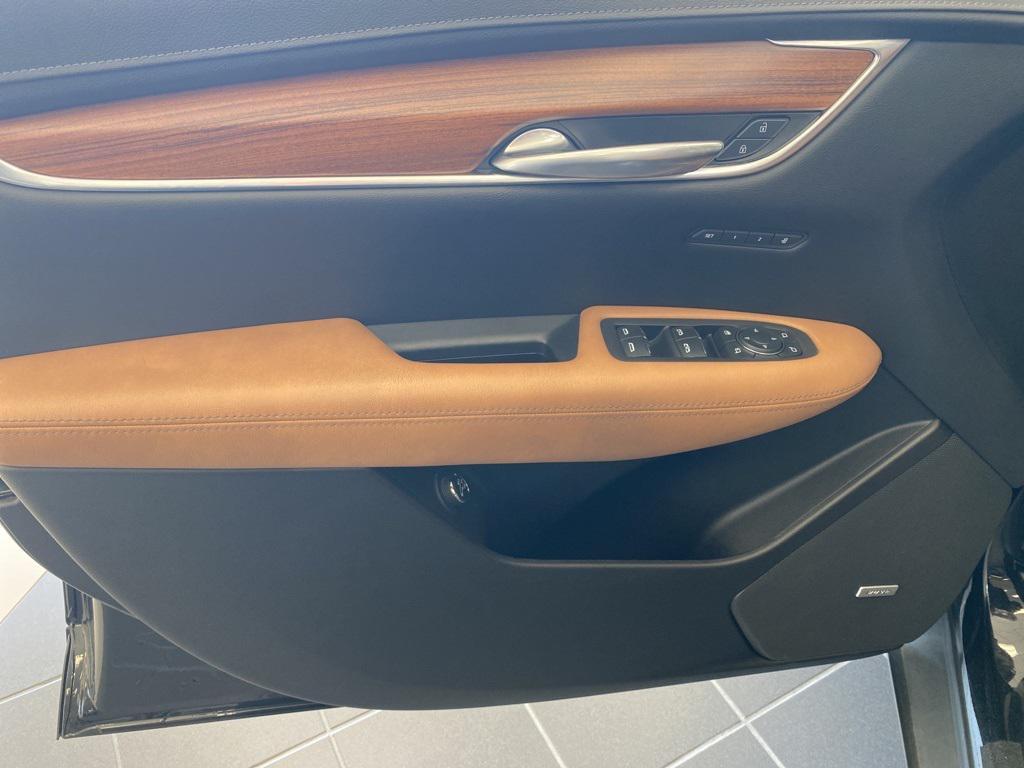 used 2022 Cadillac XT5 car, priced at $30,997