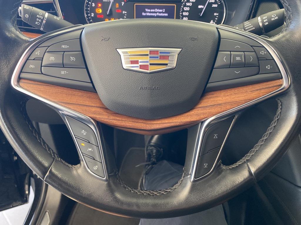 used 2022 Cadillac XT5 car, priced at $30,997