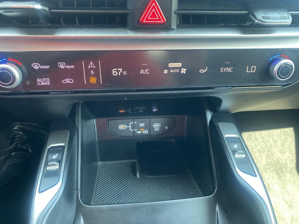 used 2024 Kia Sorento car, priced at $27,190