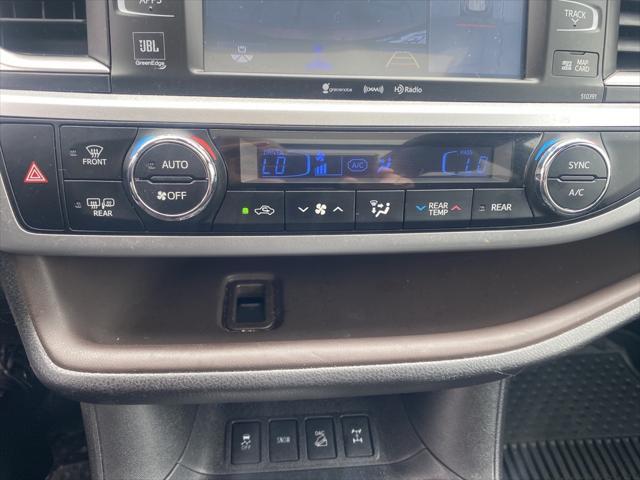 used 2019 Toyota Highlander car, priced at $28,955