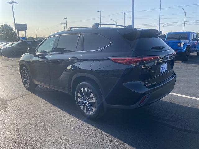 used 2021 Toyota Highlander car, priced at $34,713