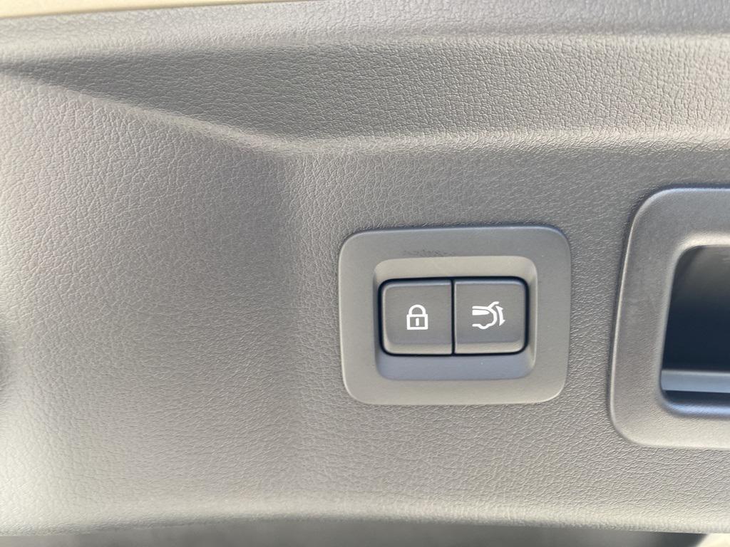 new 2026 Mazda CX-70 car, priced at $44,675