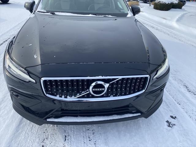 used 2021 Volvo V60 Cross Country car, priced at $29,482