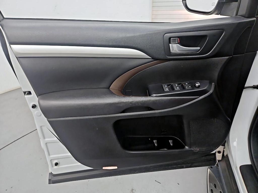 used 2017 Toyota Highlander car, priced at $22,998