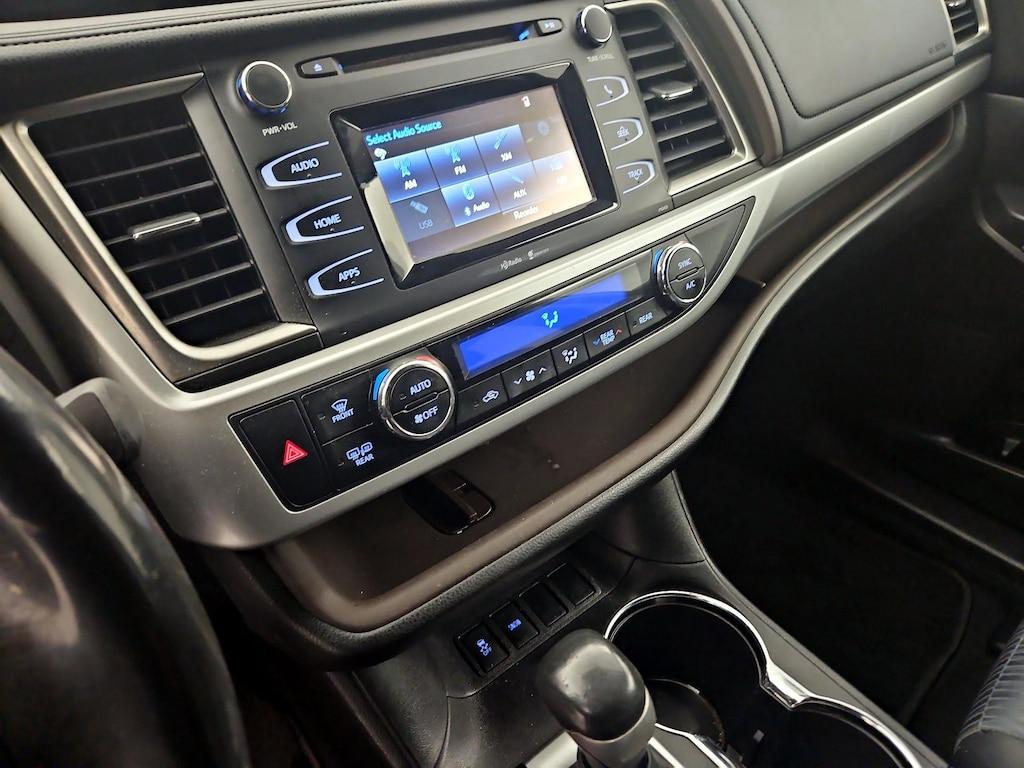 used 2015 Toyota Highlander car, priced at $20,998