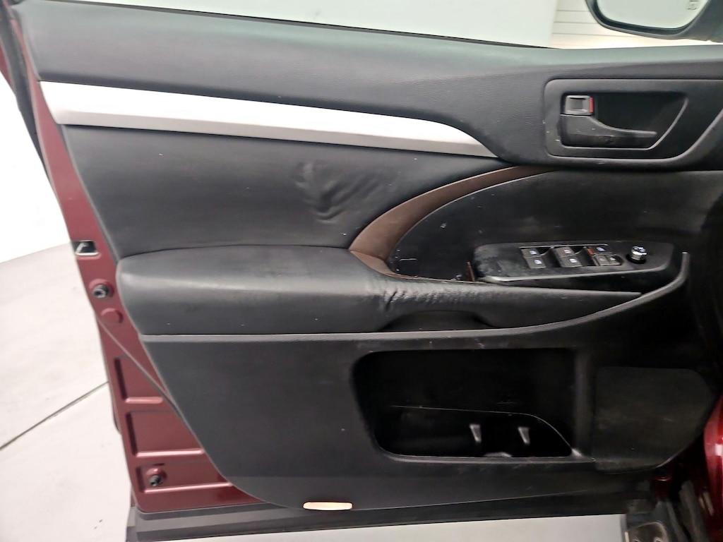 used 2015 Toyota Highlander car, priced at $20,998