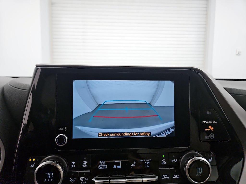 used 2024 Toyota Highlander car, priced at $40,998