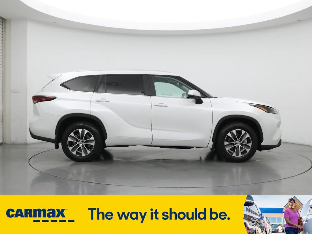 used 2024 Toyota Highlander car, priced at $40,998