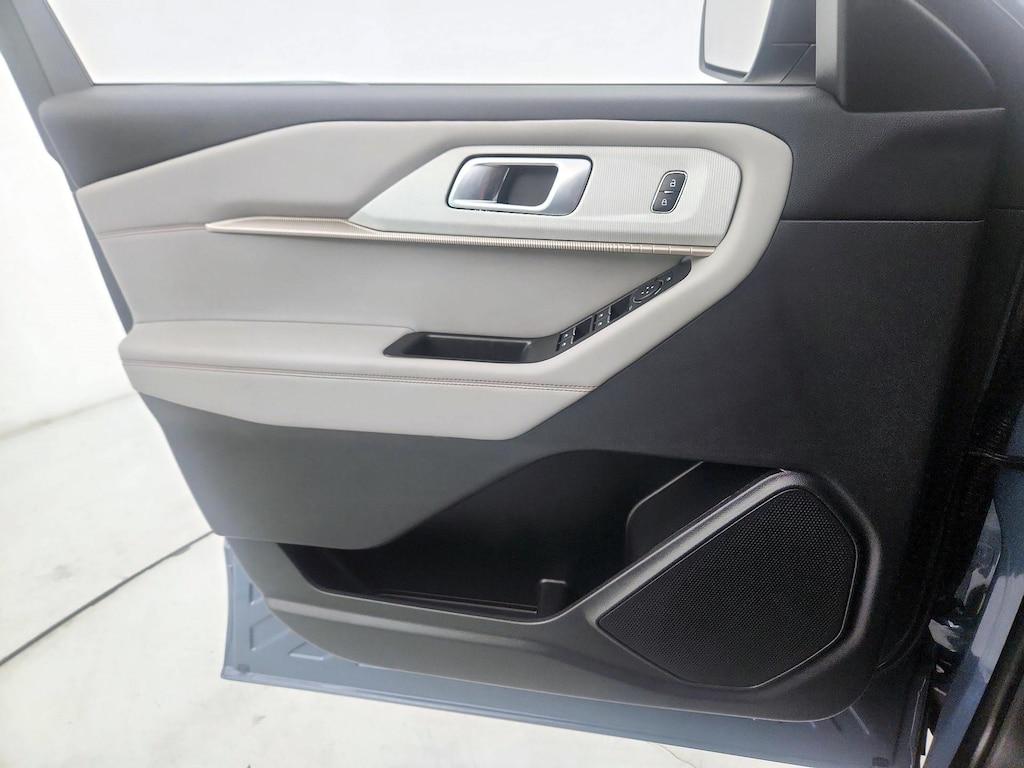 used 2025 Ford Explorer car, priced at $39,998