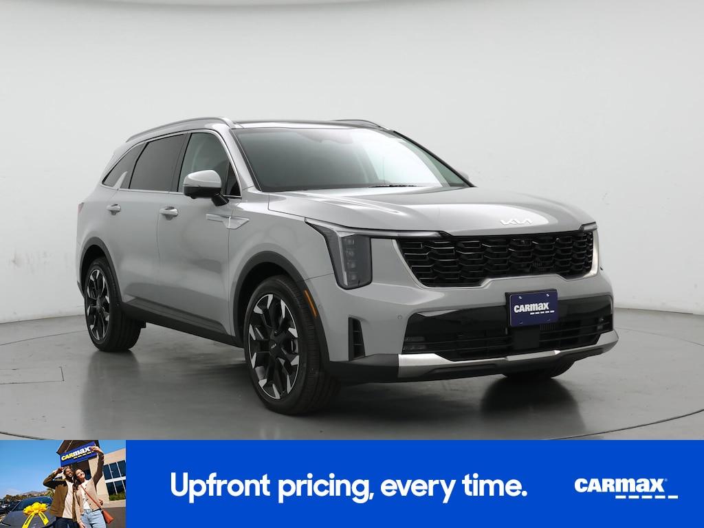 used 2025 Kia Sorento car, priced at $35,998