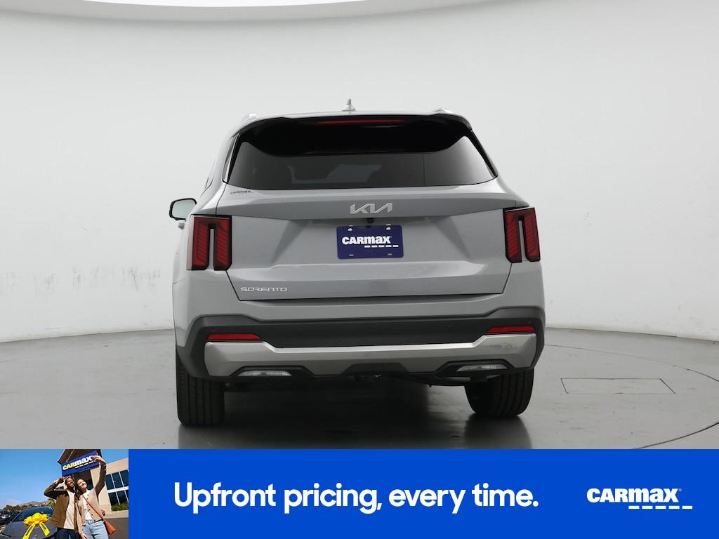 used 2025 Kia Sorento car, priced at $35,998