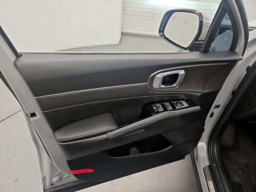 used 2025 Kia Sorento car, priced at $35,998