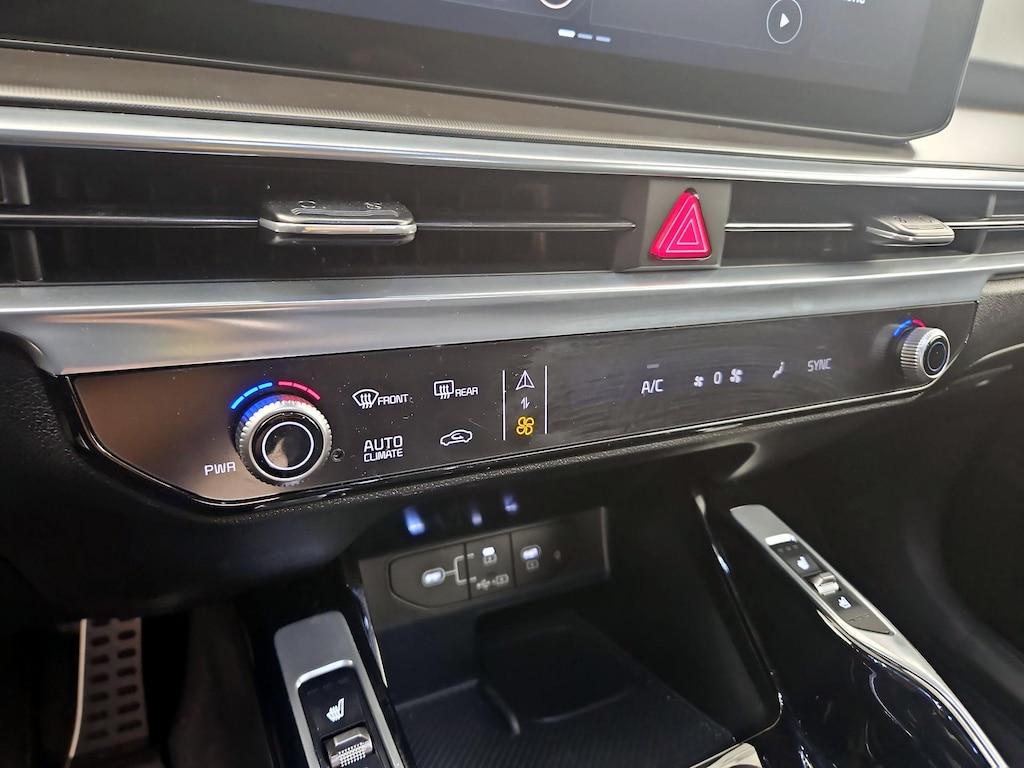 used 2025 Kia Sorento car, priced at $35,998