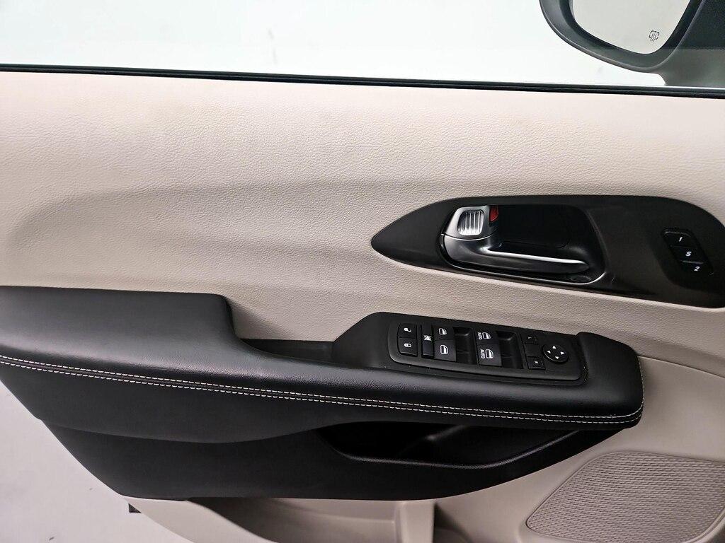 used 2023 Chrysler Pacifica car, priced at $24,998