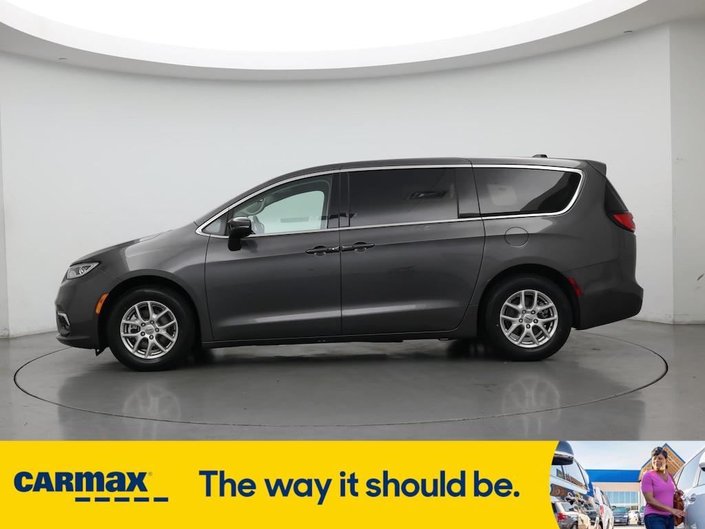 used 2023 Chrysler Pacifica car, priced at $24,998