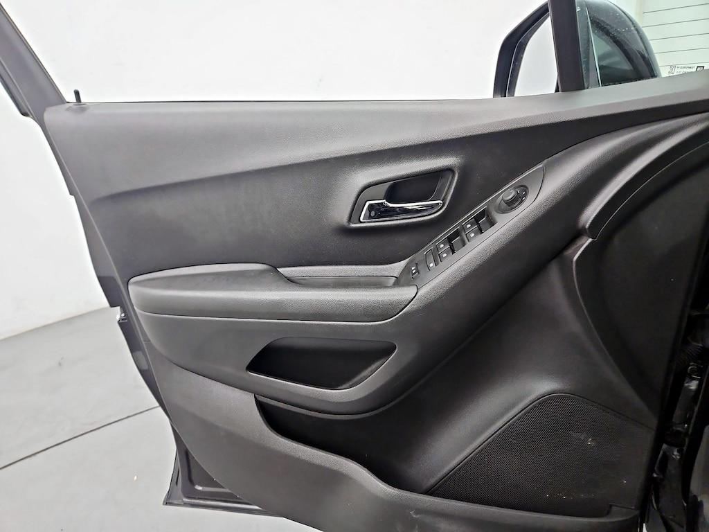 used 2022 Chevrolet Trax car, priced at $18,998