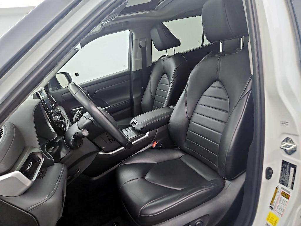 used 2022 Toyota Highlander Hybrid car, priced at $38,998