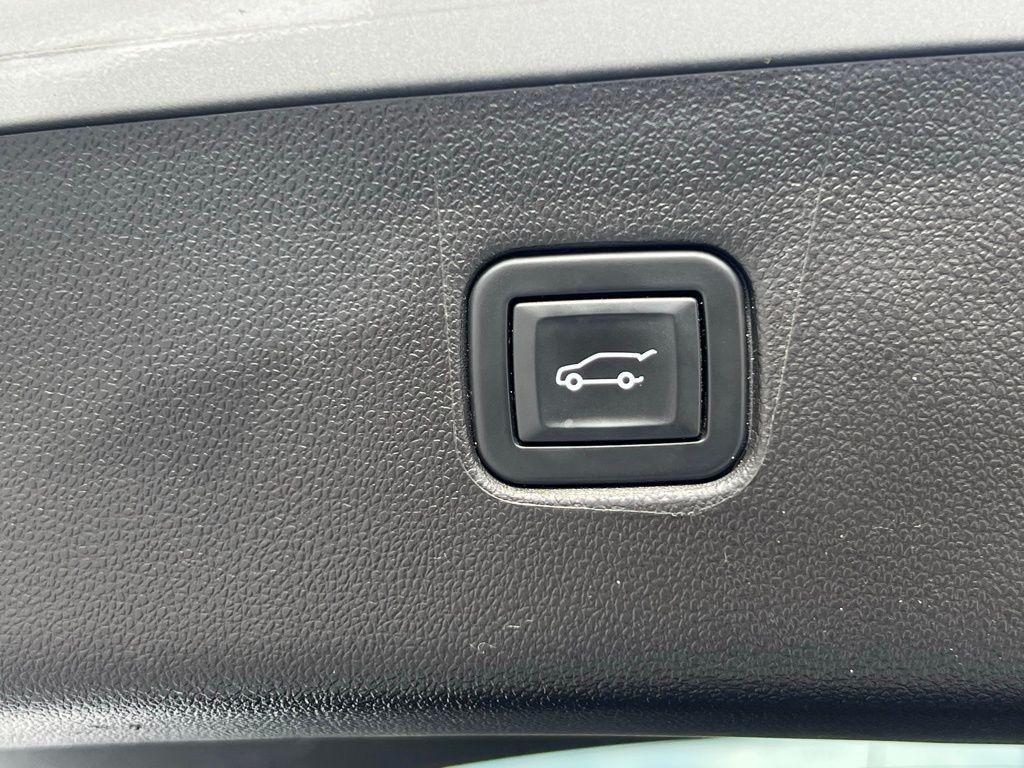 used 2021 Chevrolet Blazer car, priced at $20,900