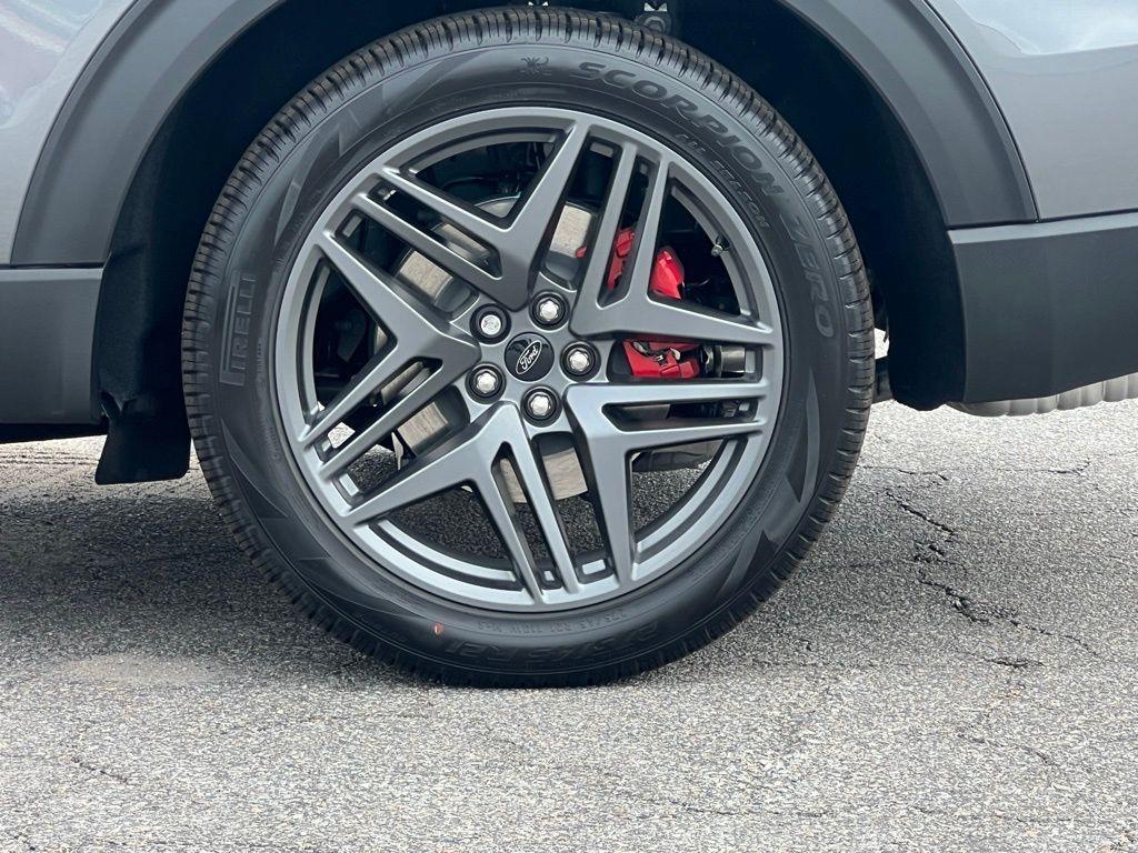 new 2025 Ford Explorer car, priced at $45,939