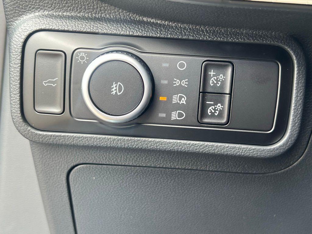 new 2025 Ford Explorer car, priced at $45,939