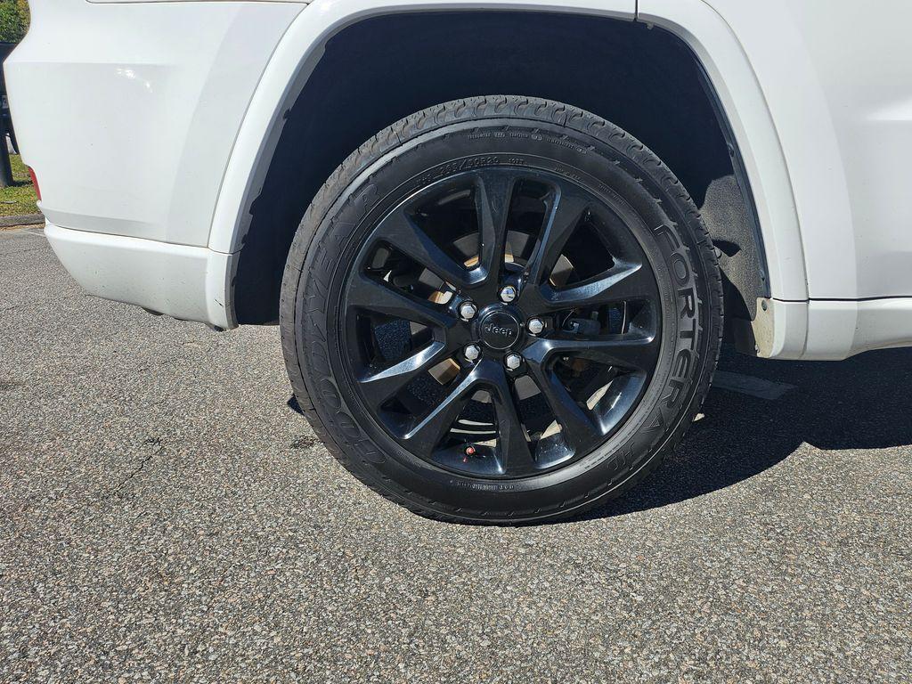 used 2018 Jeep Grand Cherokee car, priced at $14,813