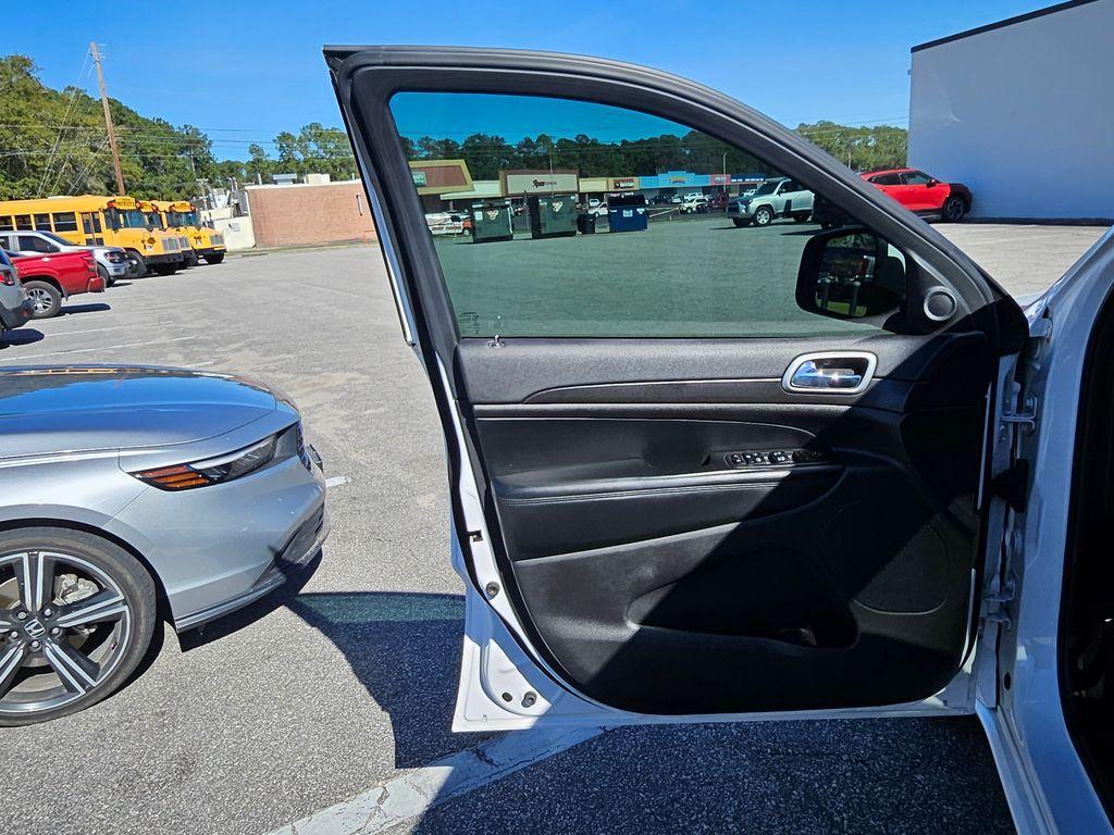 used 2018 Jeep Grand Cherokee car, priced at $14,813