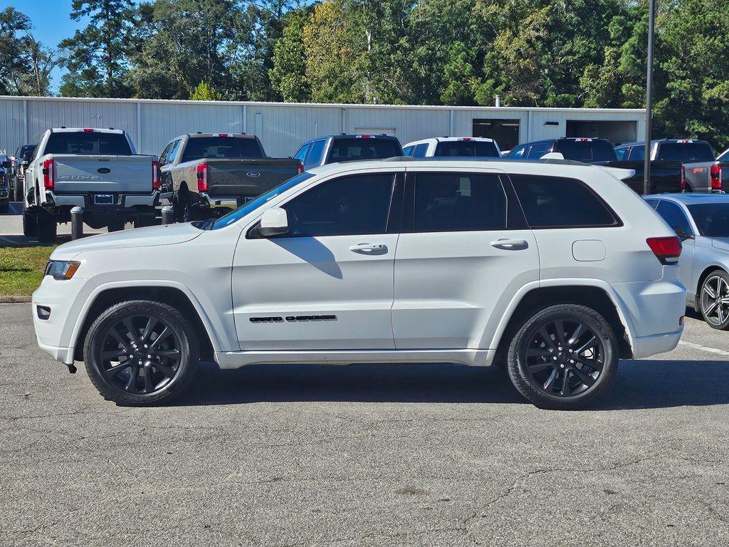 used 2018 Jeep Grand Cherokee car, priced at $14,813