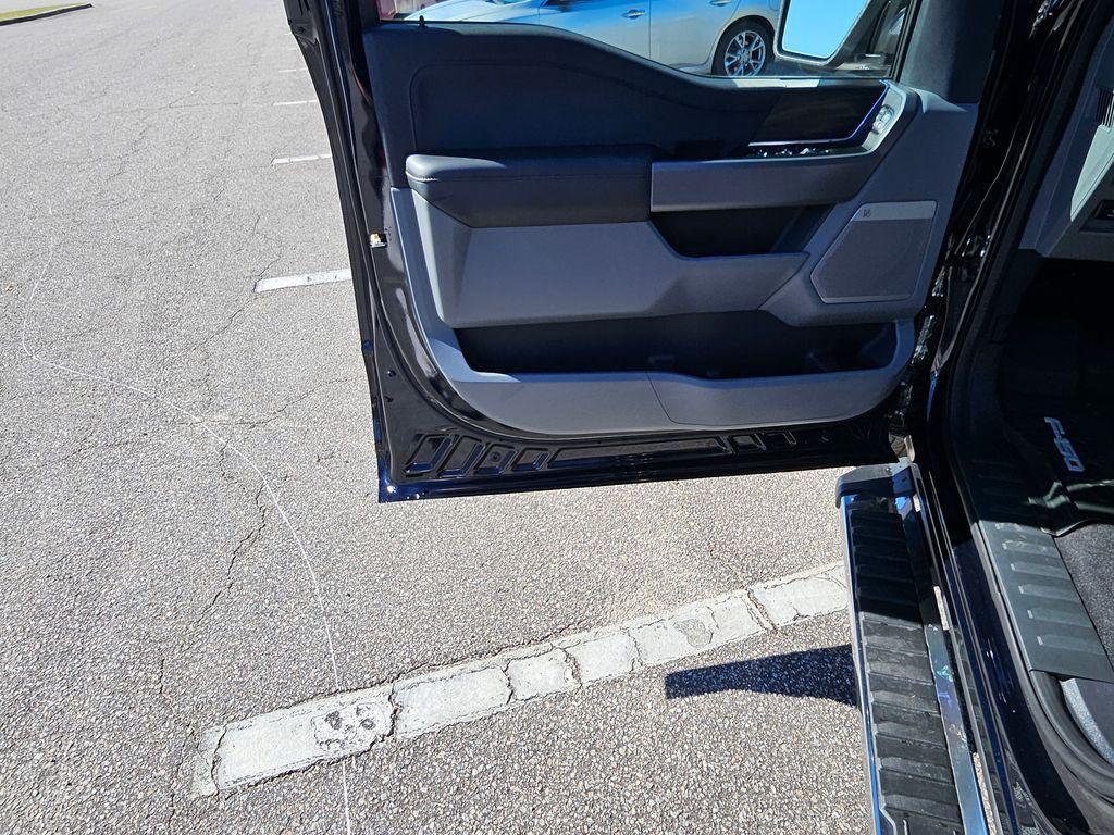 new 2025 Ford F-150 car, priced at $69,433