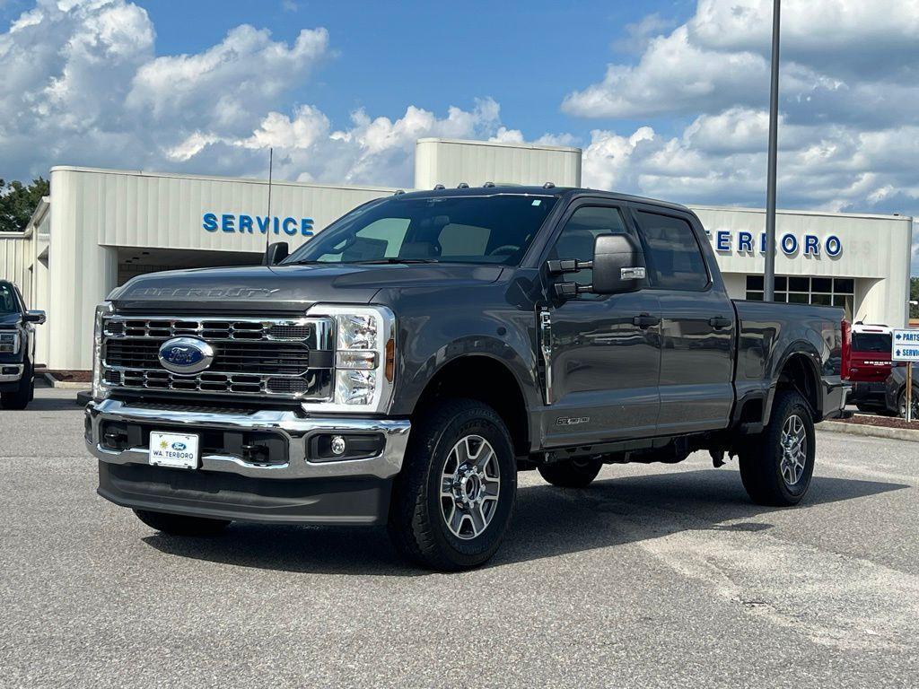 new 2025 Ford F-250 car, priced at $65,668
