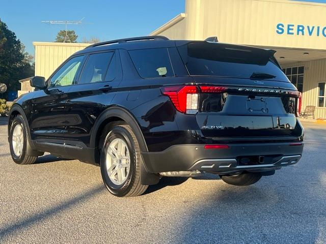 new 2025 Ford Explorer car, priced at $40,290