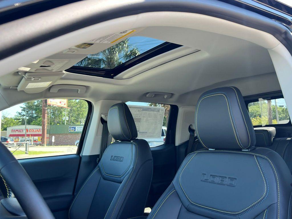 new 2025 Ford Maverick car, priced at $40,564