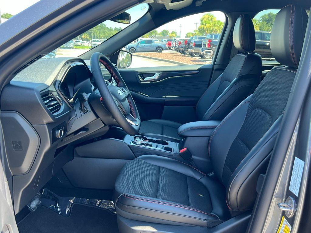 new 2025 Ford Escape car, priced at $29,021
