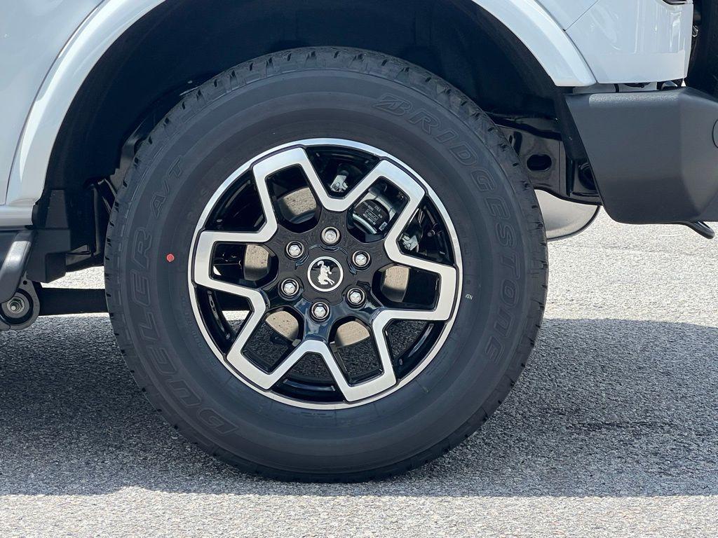 new 2025 Ford Bronco car, priced at $49,537
