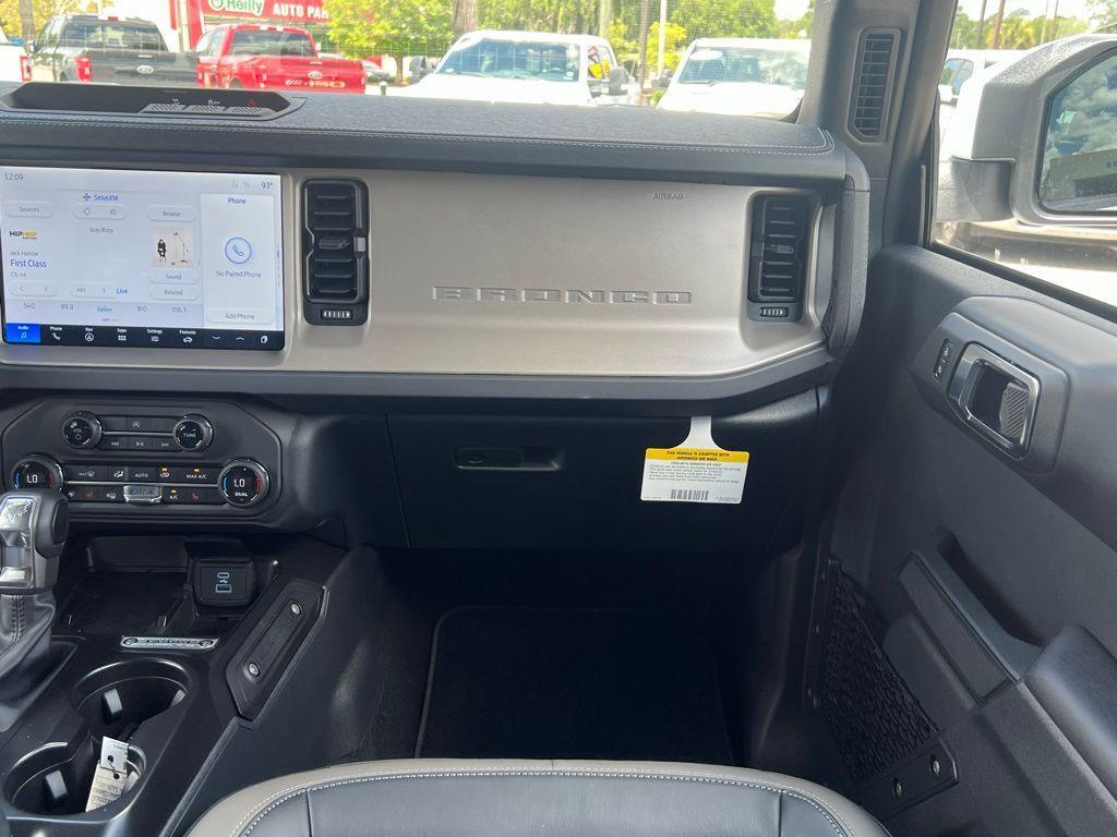 new 2025 Ford Bronco car, priced at $49,537